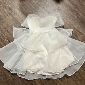 Backless white mini bridal dress - size medium